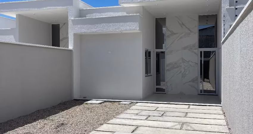 Casa plana com 03 quartos à venda em Eusébio.