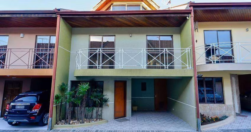 Sobrado com 3 dormitórios à venda, 180 m² por R$ 745.000,00 - Novo Mundo - Curitiba/PR