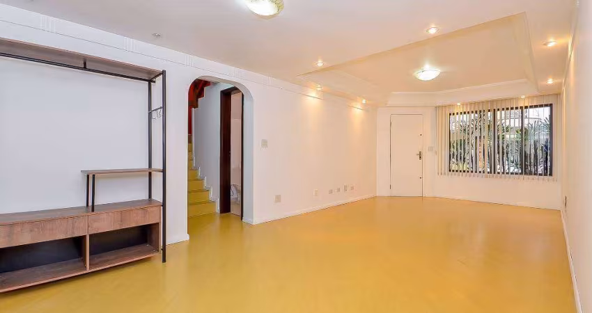 Sobrado com 3 dormitórios à venda, 180 m² por R$ 750.000,00 - Novo Mundo - Curitiba/PR