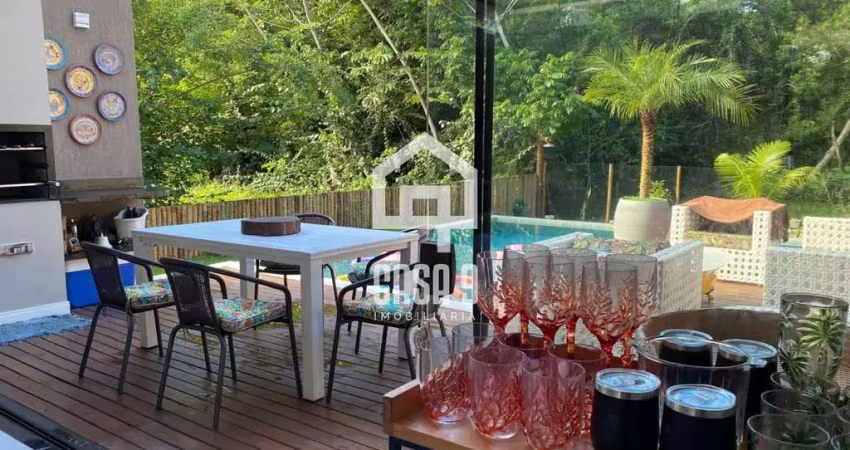 Casa térrea 04 quartos com piscina privativa cond fazenda praia do forte-ba