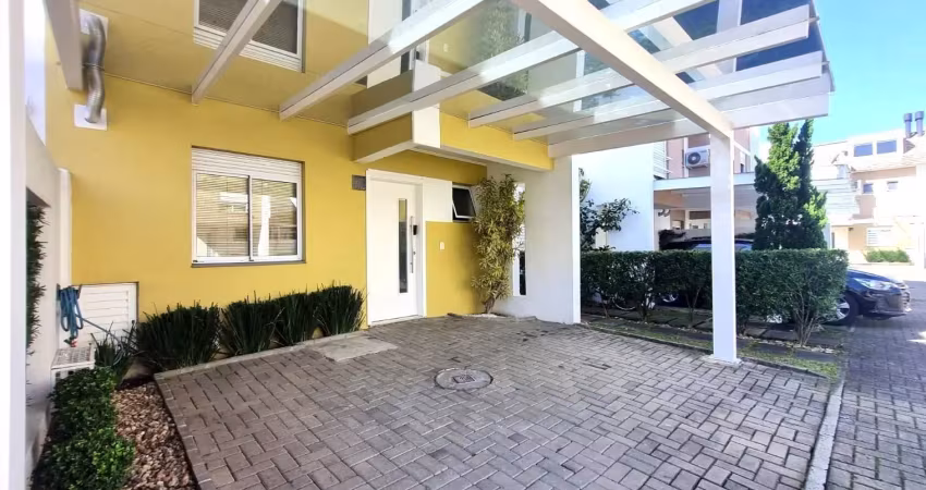 Casa sobrado em condomínio, 3 dormitórios, sótão, e 2 vagas de garagem, moinhos de vento