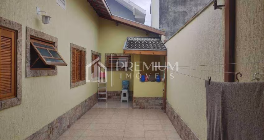 Casa com 3 dormitórios à venda, 90 m² por R$ 640.000,00 - Villa Branca - Jacareí/SP
