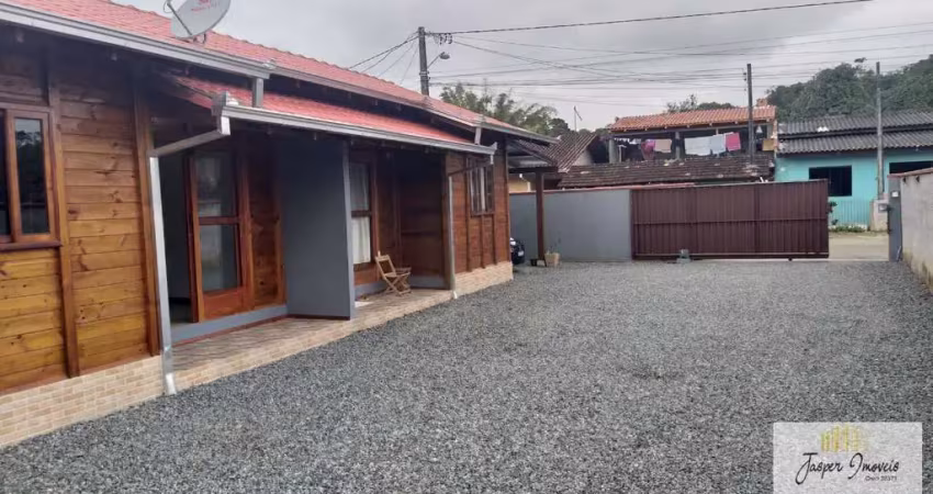 Terreno com 4 casas mistas, madeira tratada e alvenaria, com 2 quartos cada