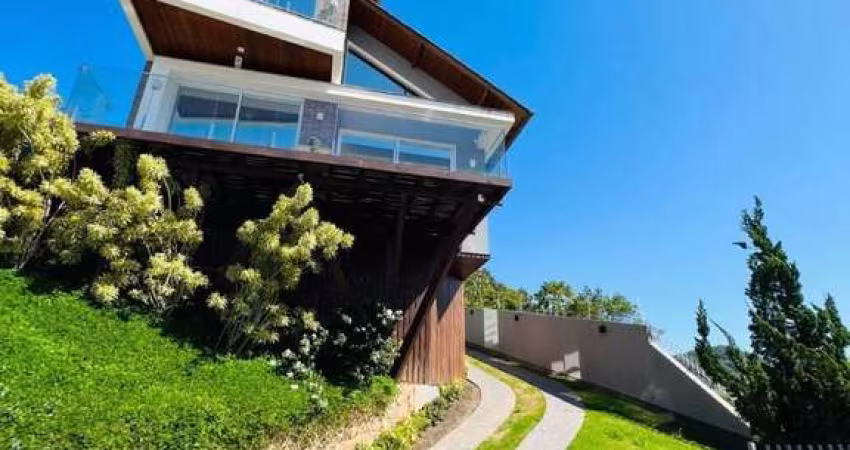Pedra Branca - Casa Alto Padrão, 290m²