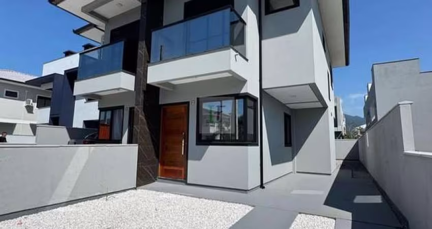 Sobrado 3 dormitórios na Nova Palhoça
