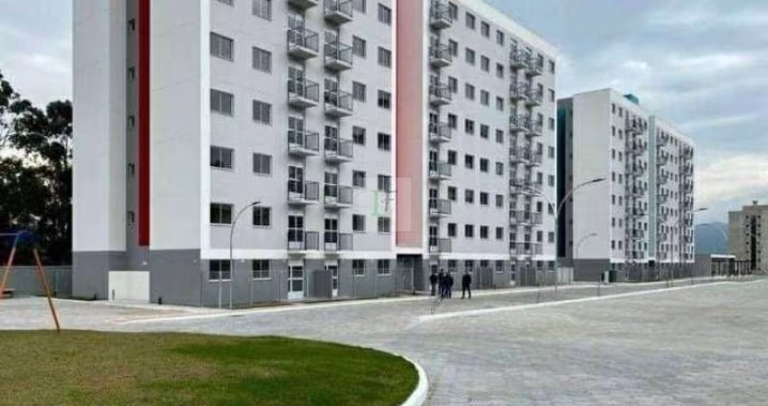 Apartamento na praia com 2 dormitórios
