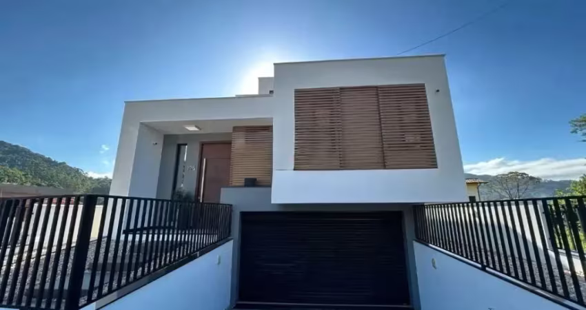 Casa com 3 quartos à venda na Avenida Coronel Antônio Lehmkuhl, 1, Centro, Águas Mornas