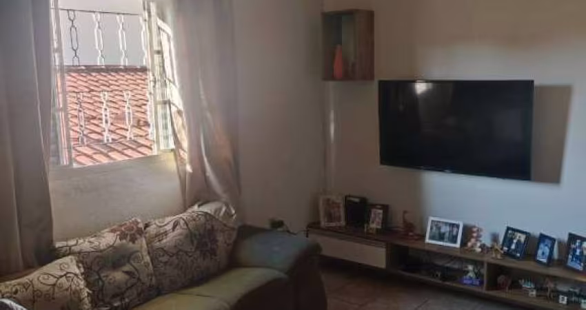Casa com 3 quartos, 210m², no Residencial Flamboyant.