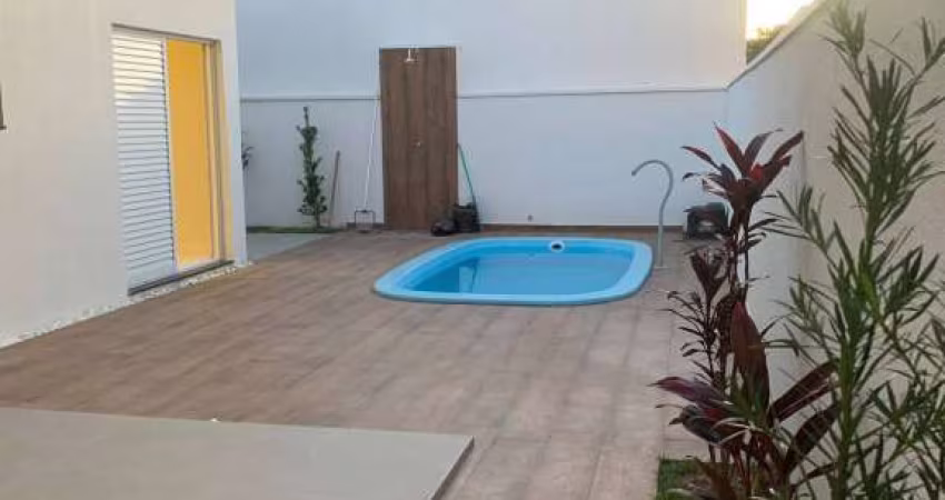 Casa para venda com 3 quartos e piscina no Condomínio Terras do Vale