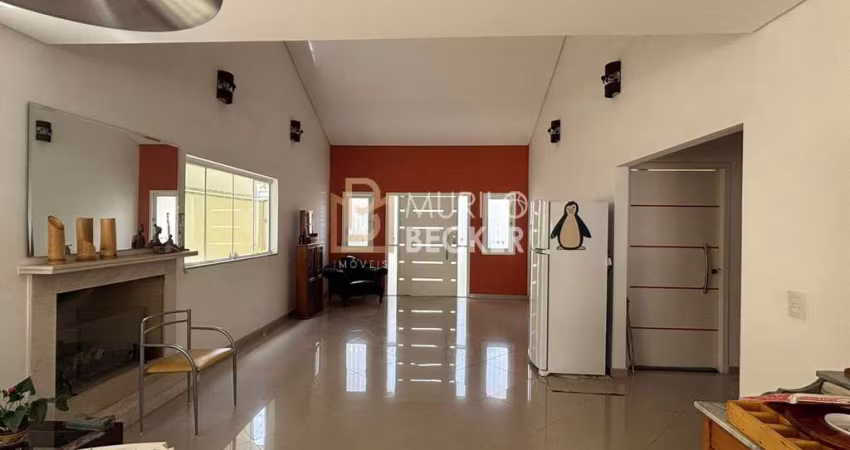 Casa à Venda em condomínio com 4 suítes no Altos da Serra V - Urbanova