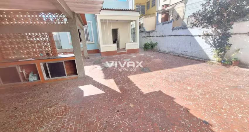 Casa com 4 quartos para alugar na Rua Castro Alves, Méier, Rio de Janeiro