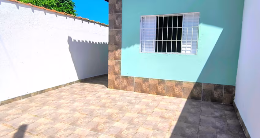 Casa 2 Dormitórios com Piscina