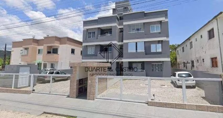 Apartamento térreo próximo ao Parque do Aririu