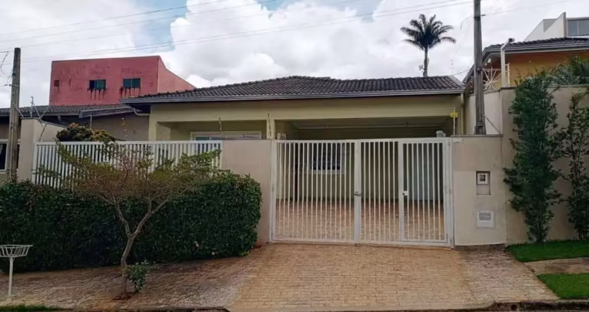 Casa para Venda em Valinhos, Vila Capuava, 3 dormitórios, 1 suíte, 2 banheiros, 4 vagas