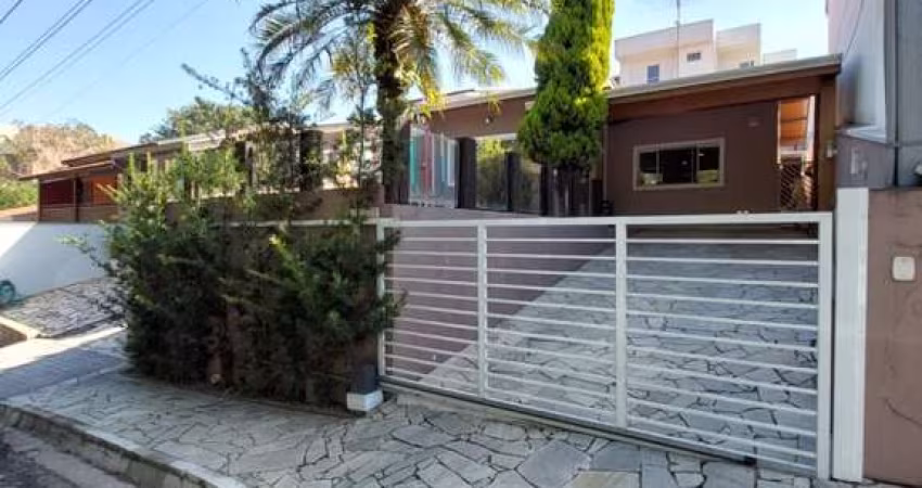 Casa em Condomínio para Locação em Valinhos, Lenheiro, 2 dormitórios, 1 suíte, 2 banheiros, 2 vagas