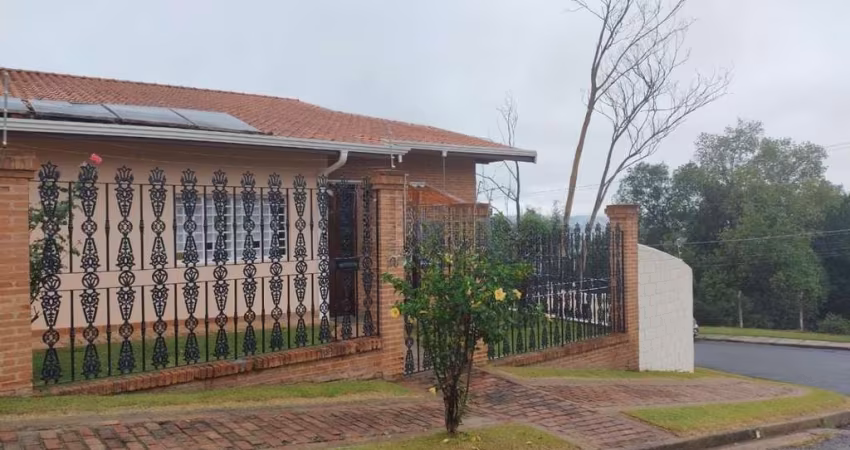 Casa para Locação em Valinhos, Vila Moletta, 3 dormitórios, 1 suíte, 2 banheiros, 4 vagas