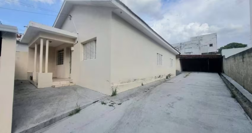 Casa para Venda em Valinhos, Vila Clayton, 3 dormitórios, 1 suíte, 2 banheiros, 4 vagas