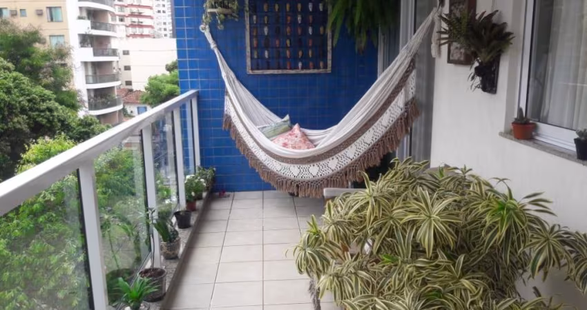 Apartamento amplo com varandão 3 quartos sendo 1 suite
