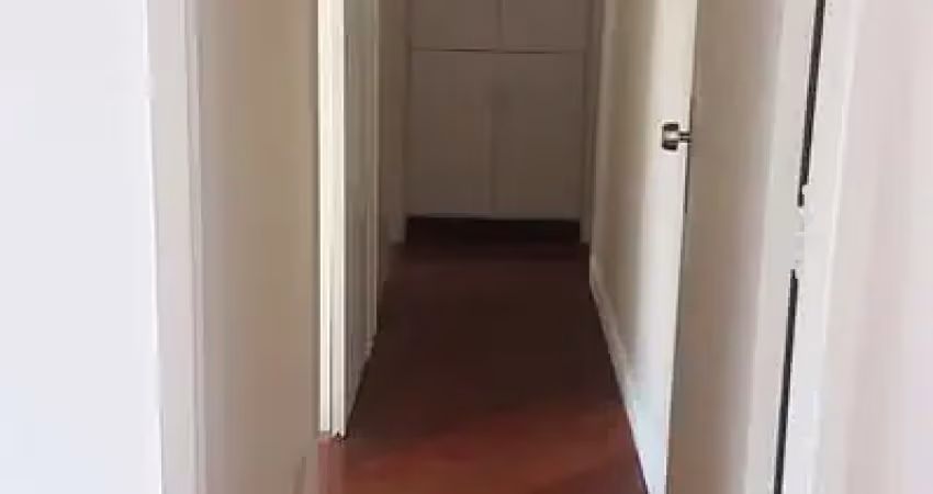 Apartamento 2 quartos e suíte.