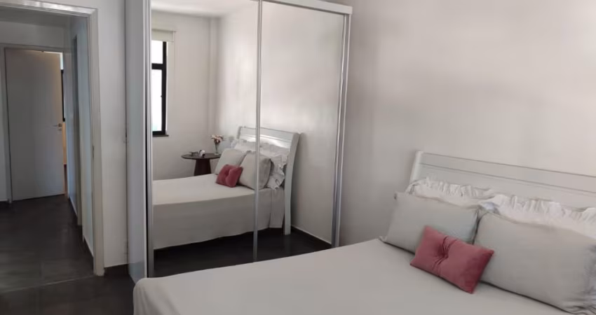 Apartamento de 2 quartos e 1 garagem.