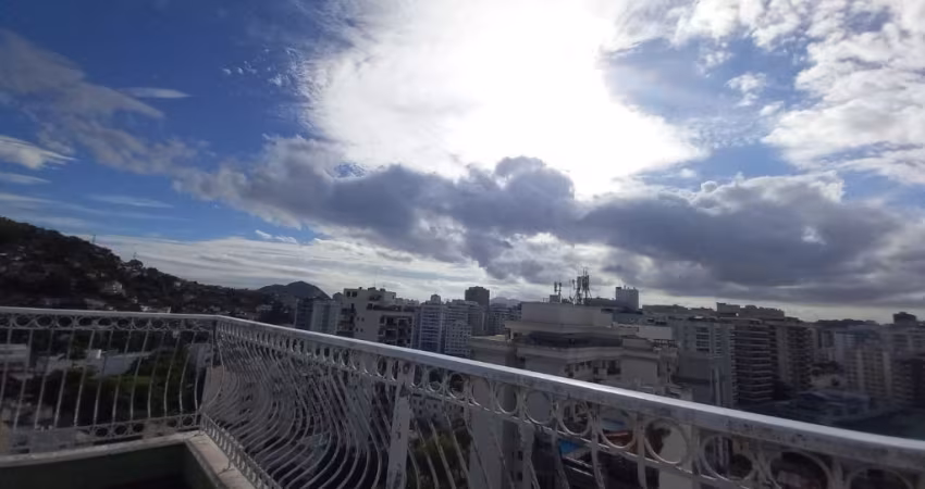 Cobertura de 2 quartos e 1 suíte.