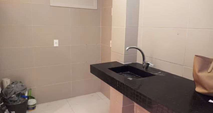 Apartamento 3 quartos e 1 banheiro.