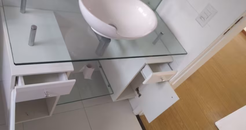Apartamento 2 quartos e 1 garagem.