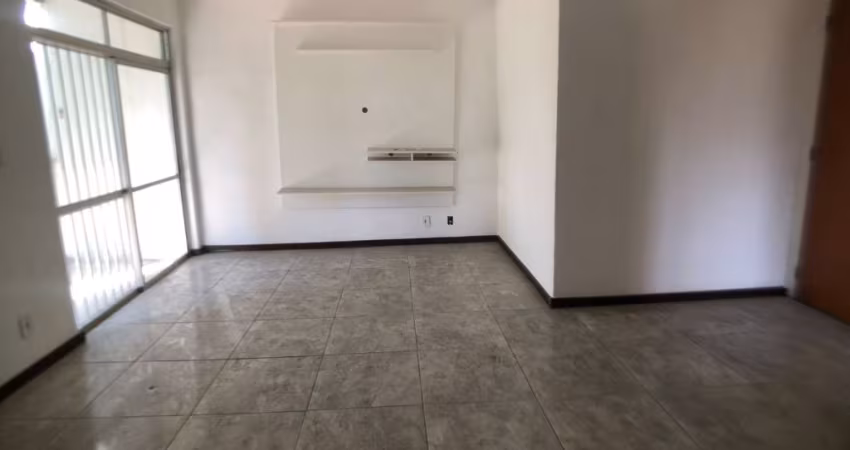Apartamento 2 quartos e 1 garagem.