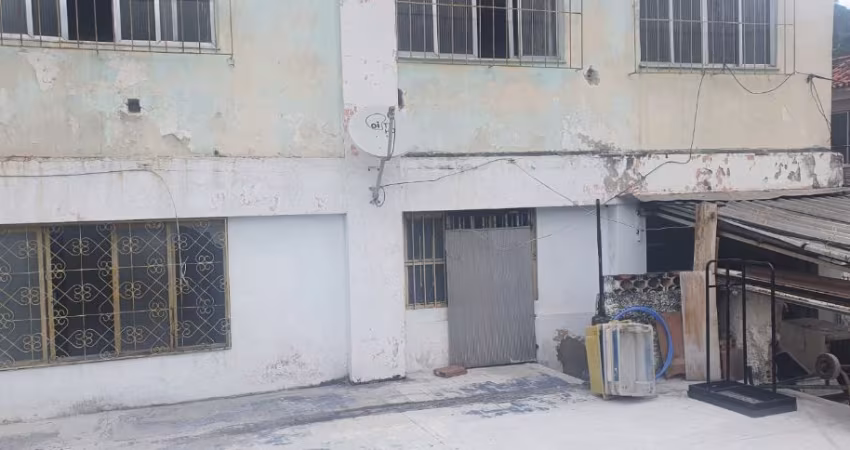 Ampla Casa em santa rosa, precisa de reforma aceita proposta