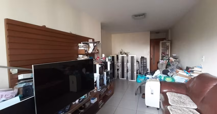 Apartamento com varanda, sala, 3 dormitórios sendo 1 suíte