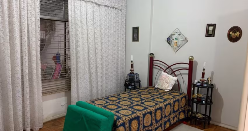 Apartamento de 2 quartos e 1 garagem.