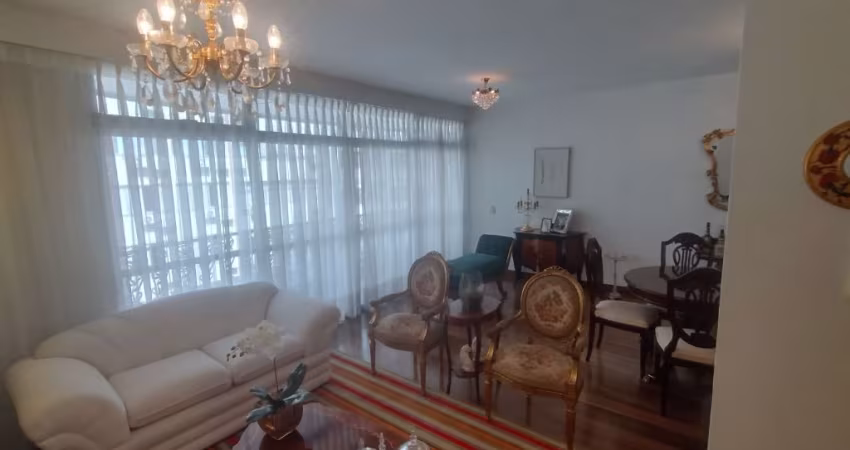 Apartamento de 4 quartos e 2 suítes.