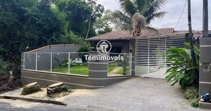 Casa para Venda em Joinville, Saguaçu, 3 dormitórios, 1 suíte, 3 banheiros, 4 vagas
