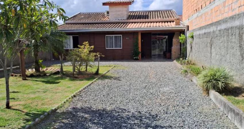 Casa para Venda em Araquari, Centro, 2 dormitórios, 1 banheiro, 1 vaga