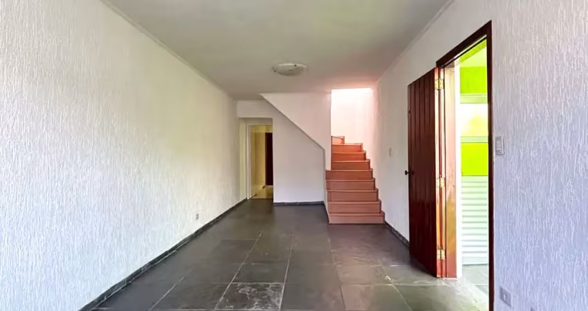 Casa com planta dinâmica e muito bem cuidada no imirim