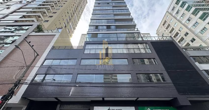 Apartamento 3 Suítes com Área de Lazer Meia Praia