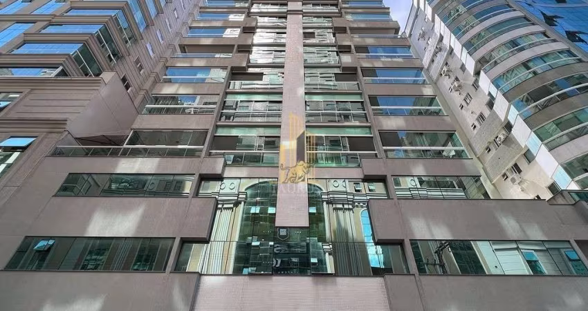 Apartamento 3 Suítes com Área de Lazer Meia Praia