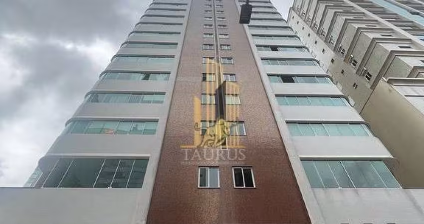 Apartamento 3 Suítes com Área de Lazer Meia Praia