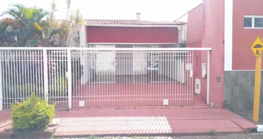 Casa com 3 quartos para alugar na Rua Humaitá, 1963, Centro, Araraquara
