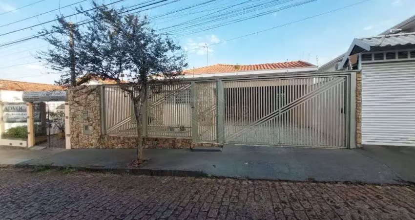 Casa com 3 quartos para alugar na Avenida Prudente de Moraes, 191, Centro, Araraquara