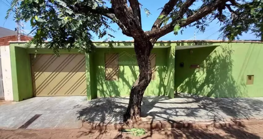Casa com 3 quartos para alugar no Centro, Araraquara 