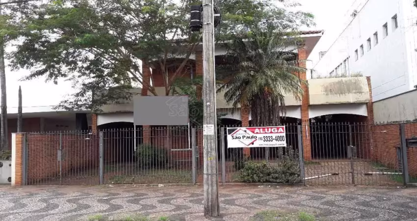 Casa comercial com 3 salas para alugar na Avenida Bento de Abreu, 548, Fonte Luminosa, Araraquara