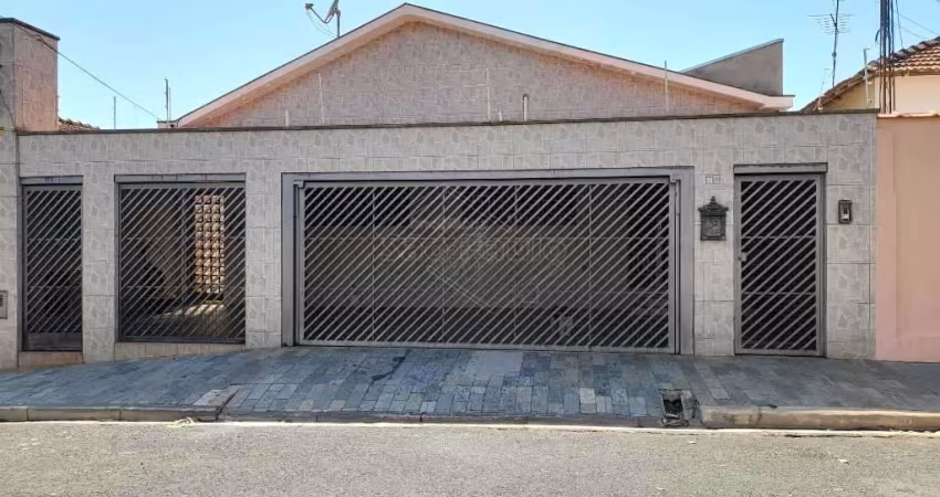 Casa com 4 quartos à venda na Vila Santana, Araraquara 