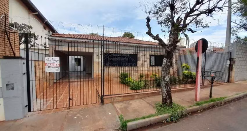 Casa com 4 quartos para alugar na Rua Expedicionários do Brasil, 823, Centro, Araraquara