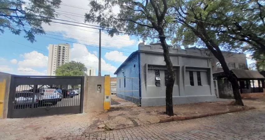 Casa comercial com 1 sala para alugar no Centro, Araraquara 