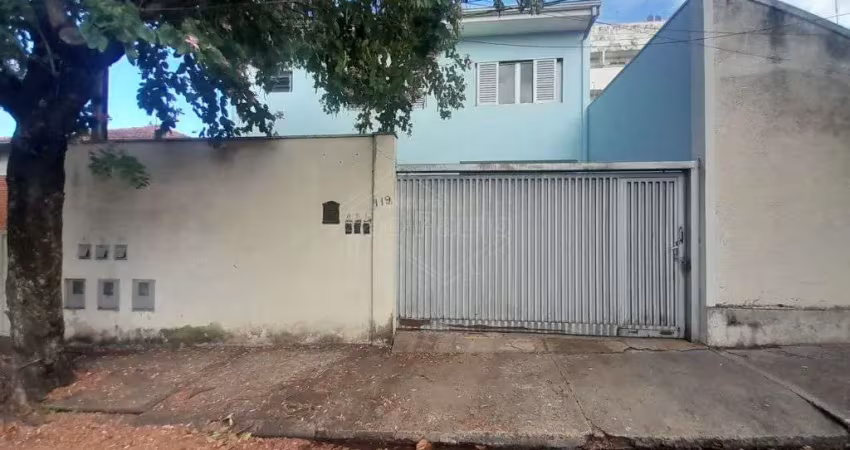 Casa com 4 quartos para alugar no Centro, Araraquara 