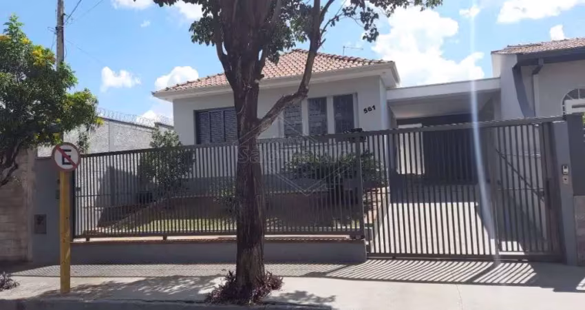 Casa com 3 quartos à venda na Vila Ferroviária, Araraquara 