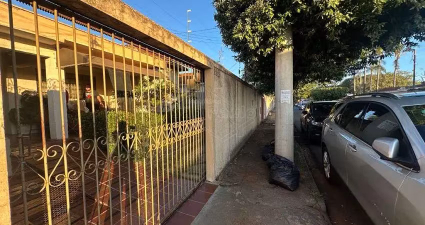 Casa com 3 quartos à venda na Rua João Gurgel, 2058, Vila Santana, Araraquara