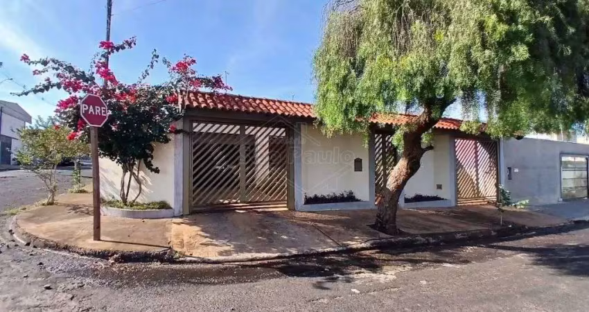 Casa com 3 quartos à venda na Rua José Romania, 204, Nova Vila Cerqueira, Américo Brasiliense