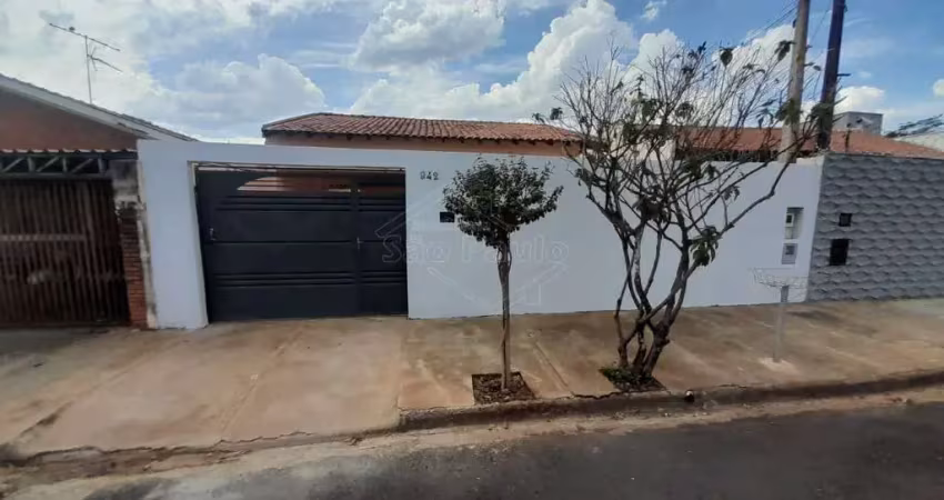 Casa com 2 quartos para alugar na Avenida Francellino Mendes, 942, Jardim Santa Rosa, Araraquara